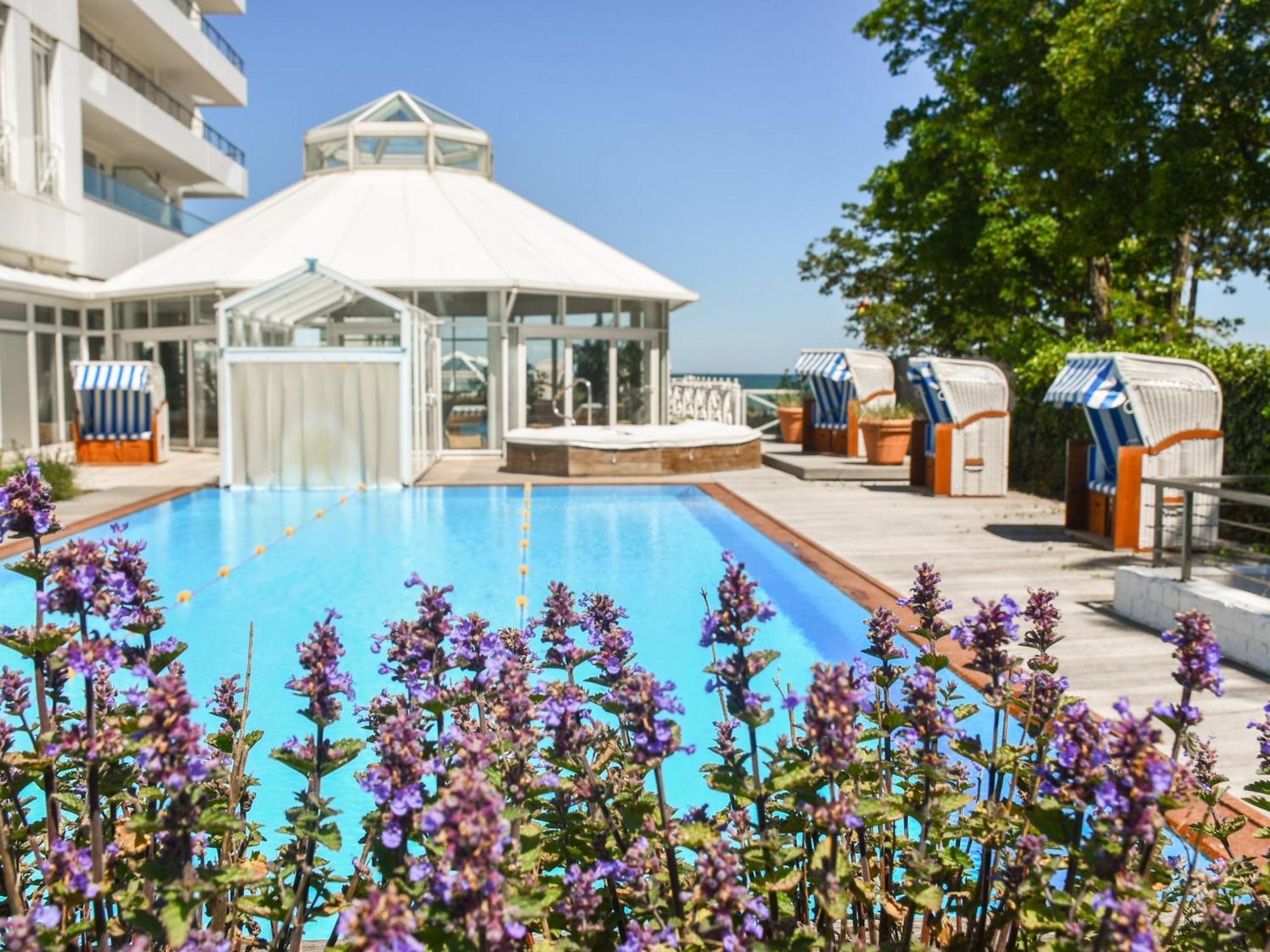 Grand Hotel Seeschloesschen Sea Retreat & Spa Timmendorfer Strand Bagian luar foto